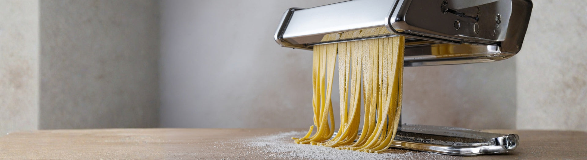 Pasta aus Hartweizengrieß und Ei – hochwertige italienische Eiernudeln für feine Küche bei Feinkost Koch
