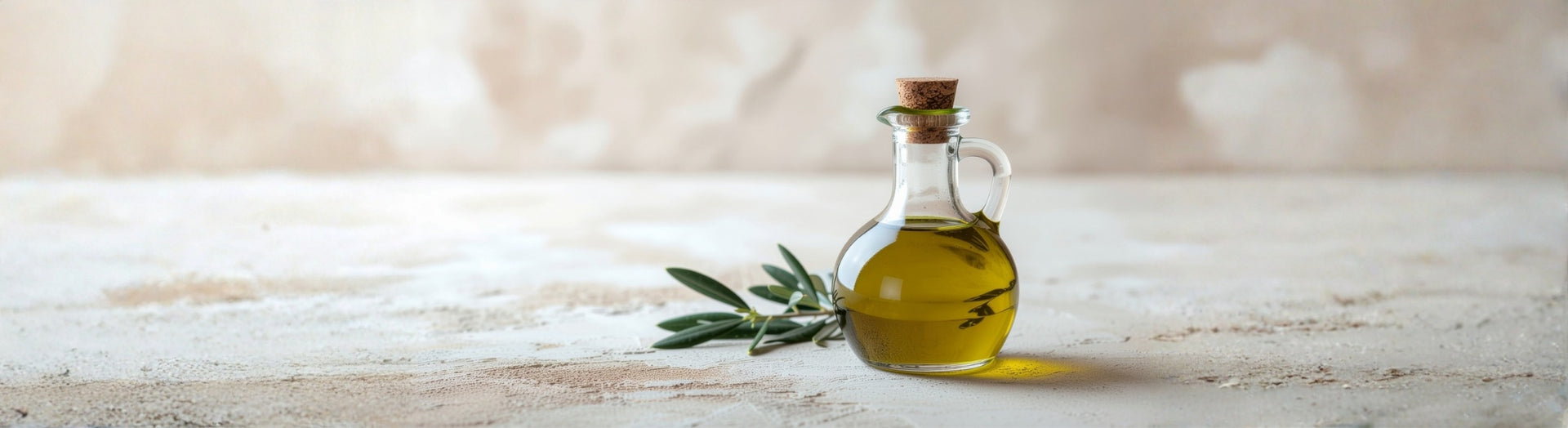 Natives Olivenöl extra aus Italien – hochwertiges Premium Olivenöl von ausgewählten Produzenten bei Feinkost Koch