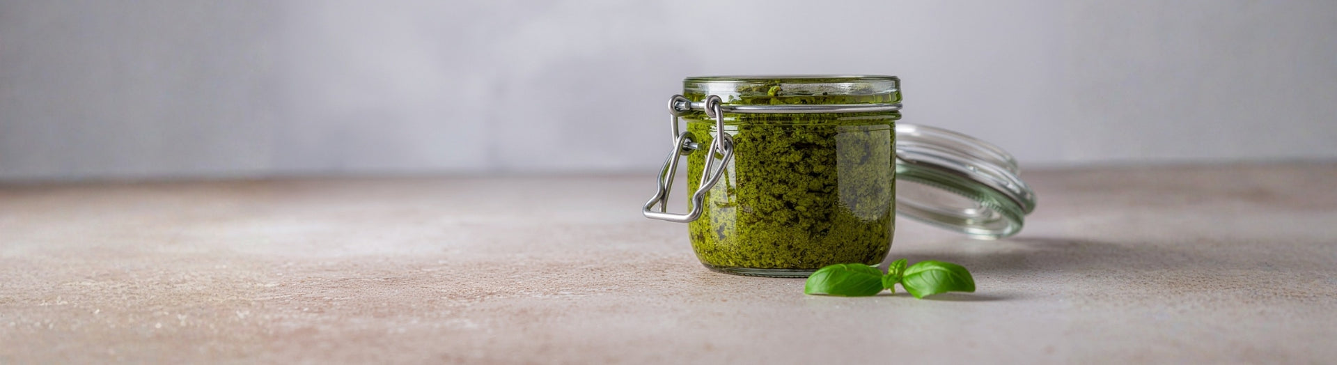Italienisches Pesto – hochwertiges Pesto Genovese und weitere Pesto Spezialitäten aus Ligurien und Italien bei Feinkost Koch